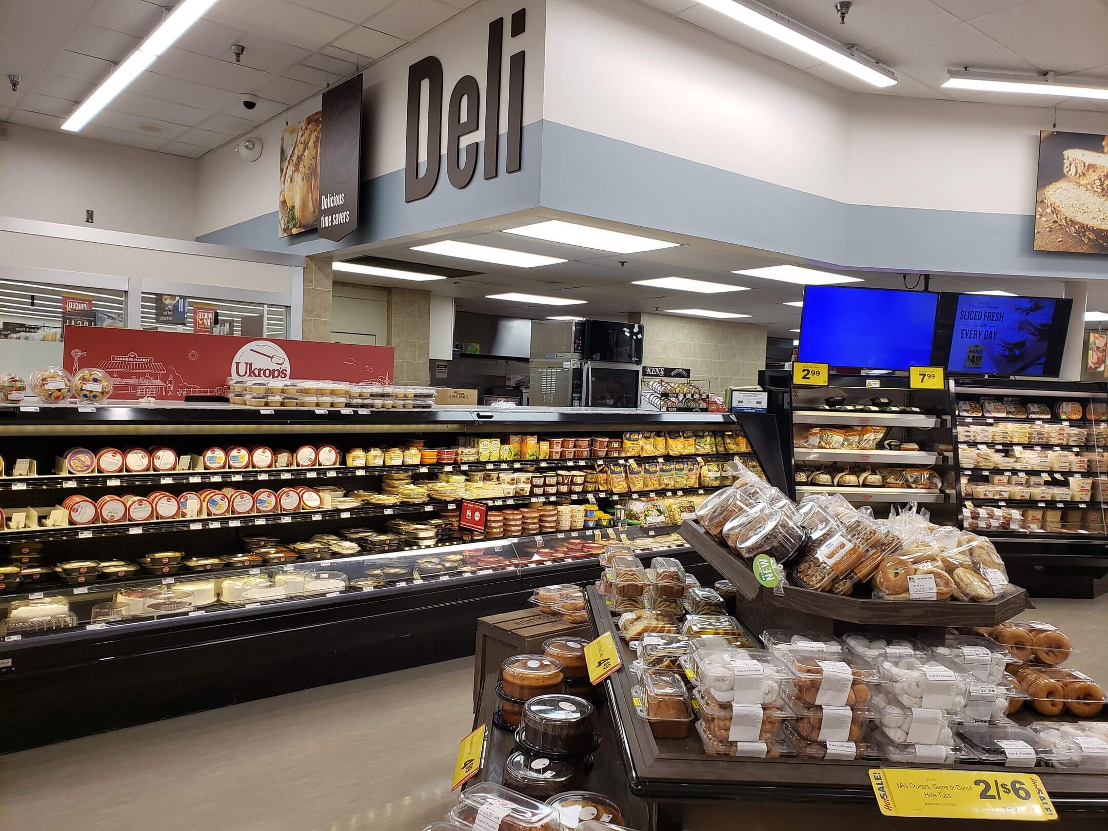 Warsaw Food Lion Deli