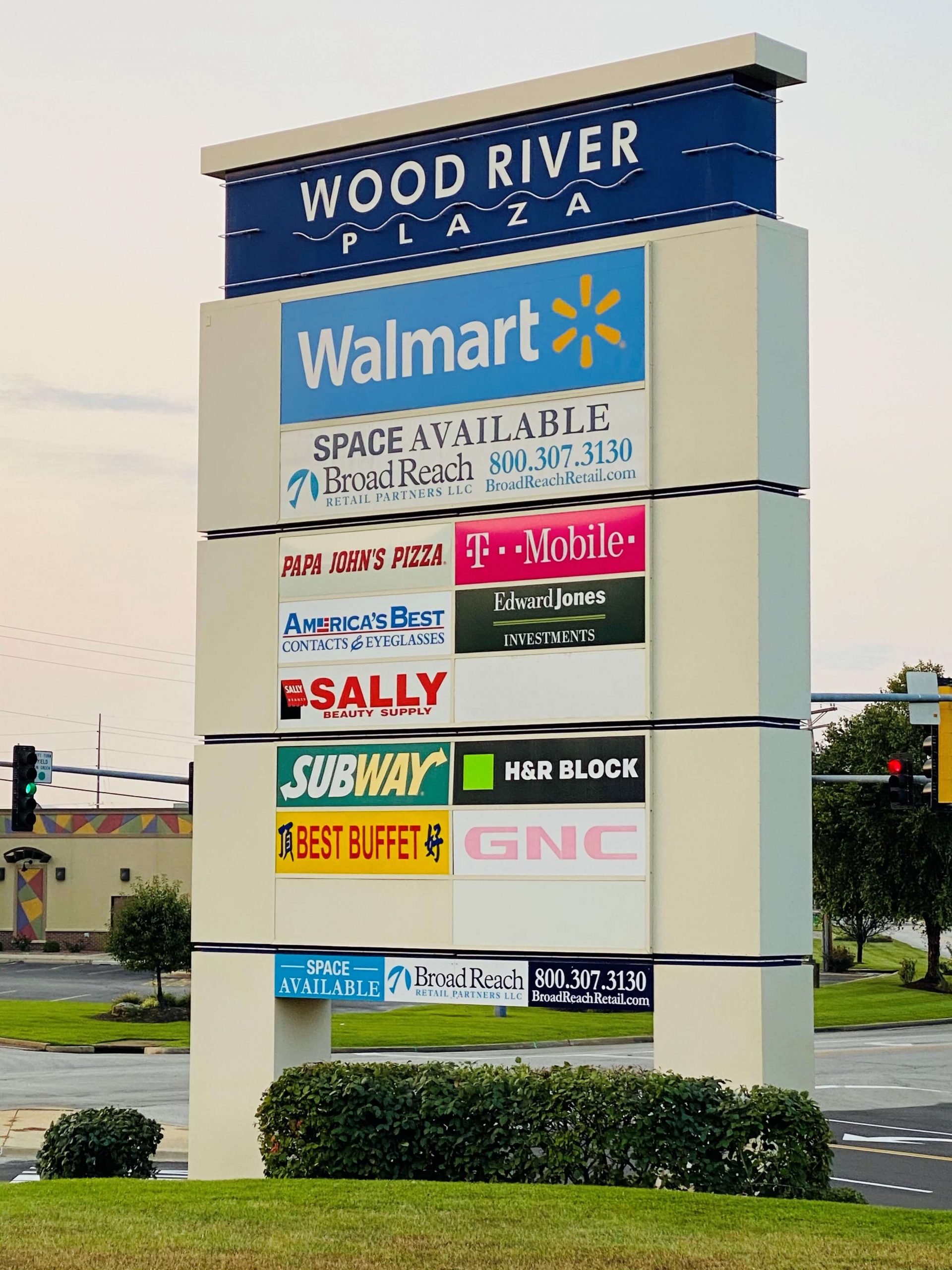 Wood River Plaza Broad Reach Retail