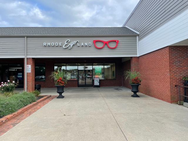 Rhode Eye Land Storefront at Hunt River