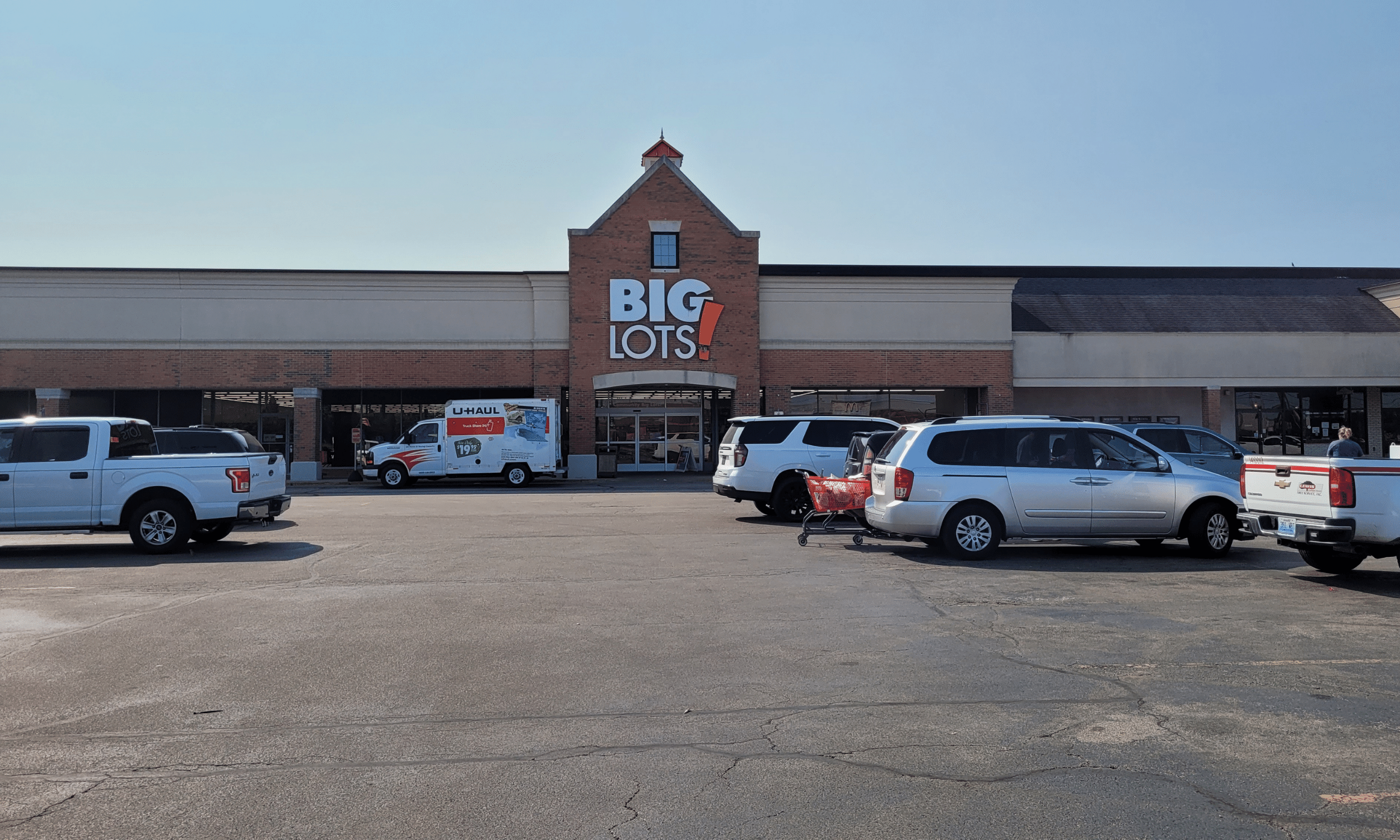 Wilmington Plaza shopping center includes a large Big Lots in Wilmington, OH