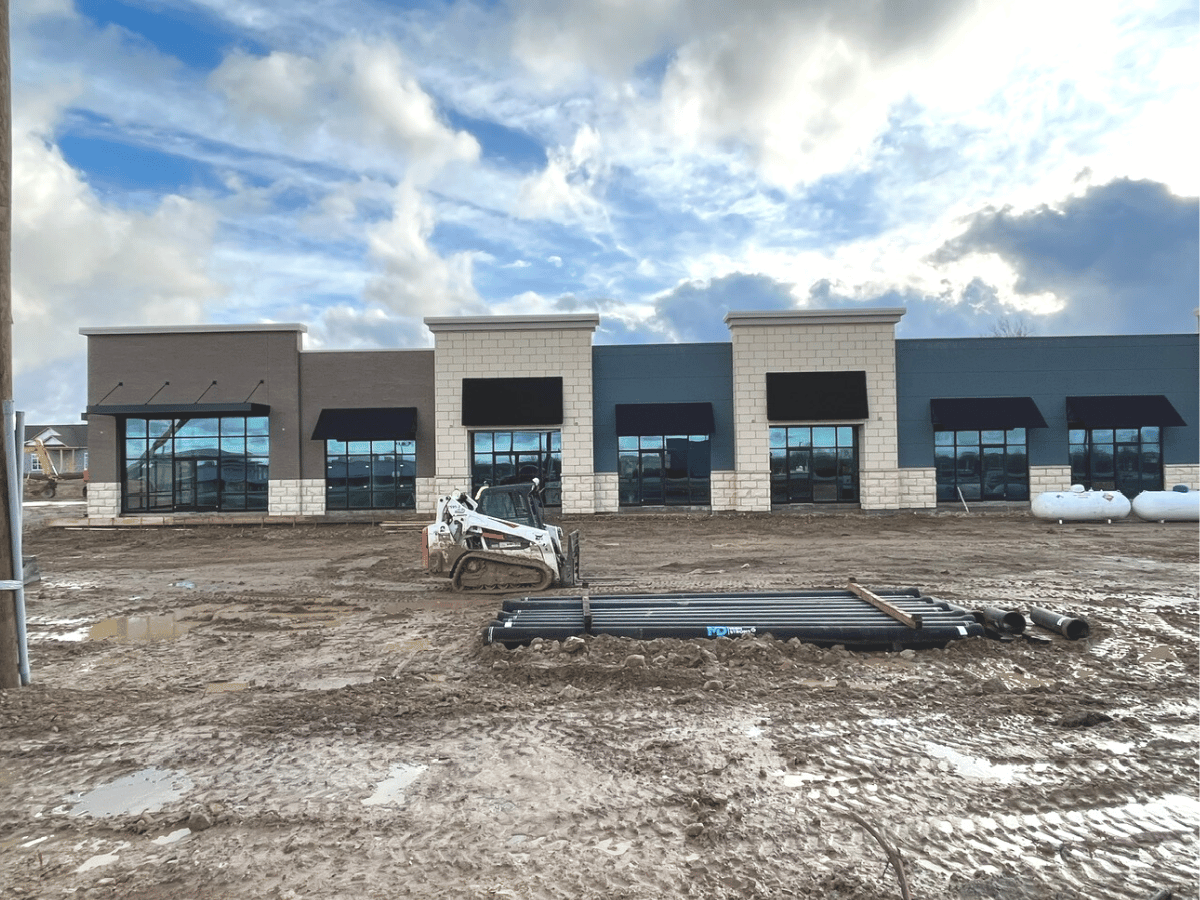 Front view of the new retail building at Huber Heights.